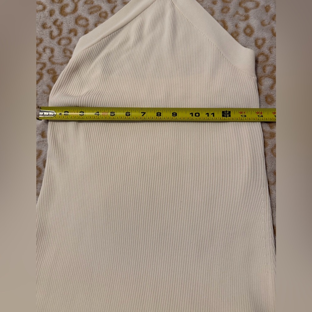 Aritzia Wilfred Ribbed Halter Dress in Ivory
Women’s Size: M - Picture 7 of 9